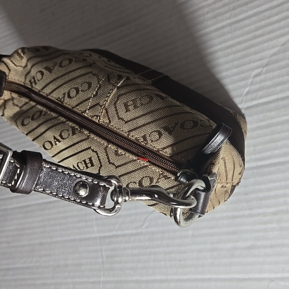 Coach Mini - Picture 2 of 12